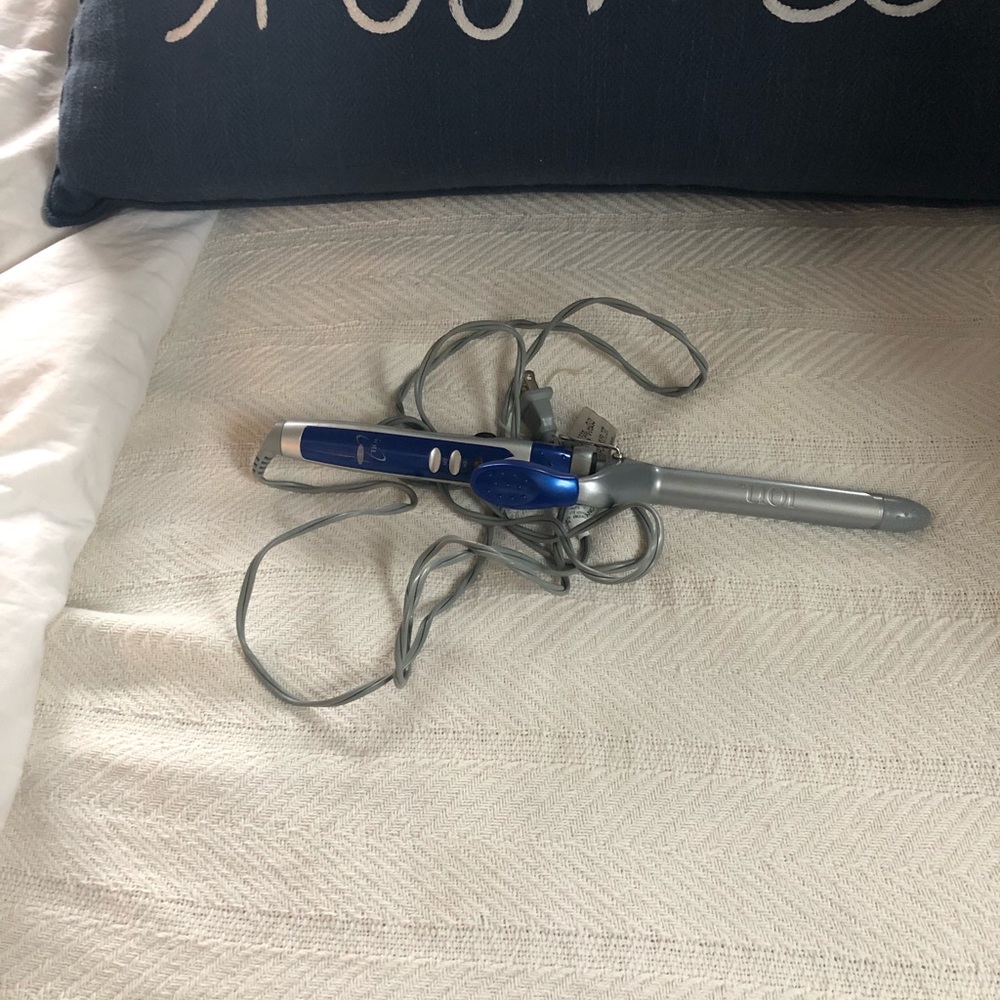 Ion curling iron